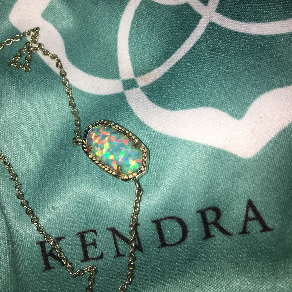 Kendra Scott necklace